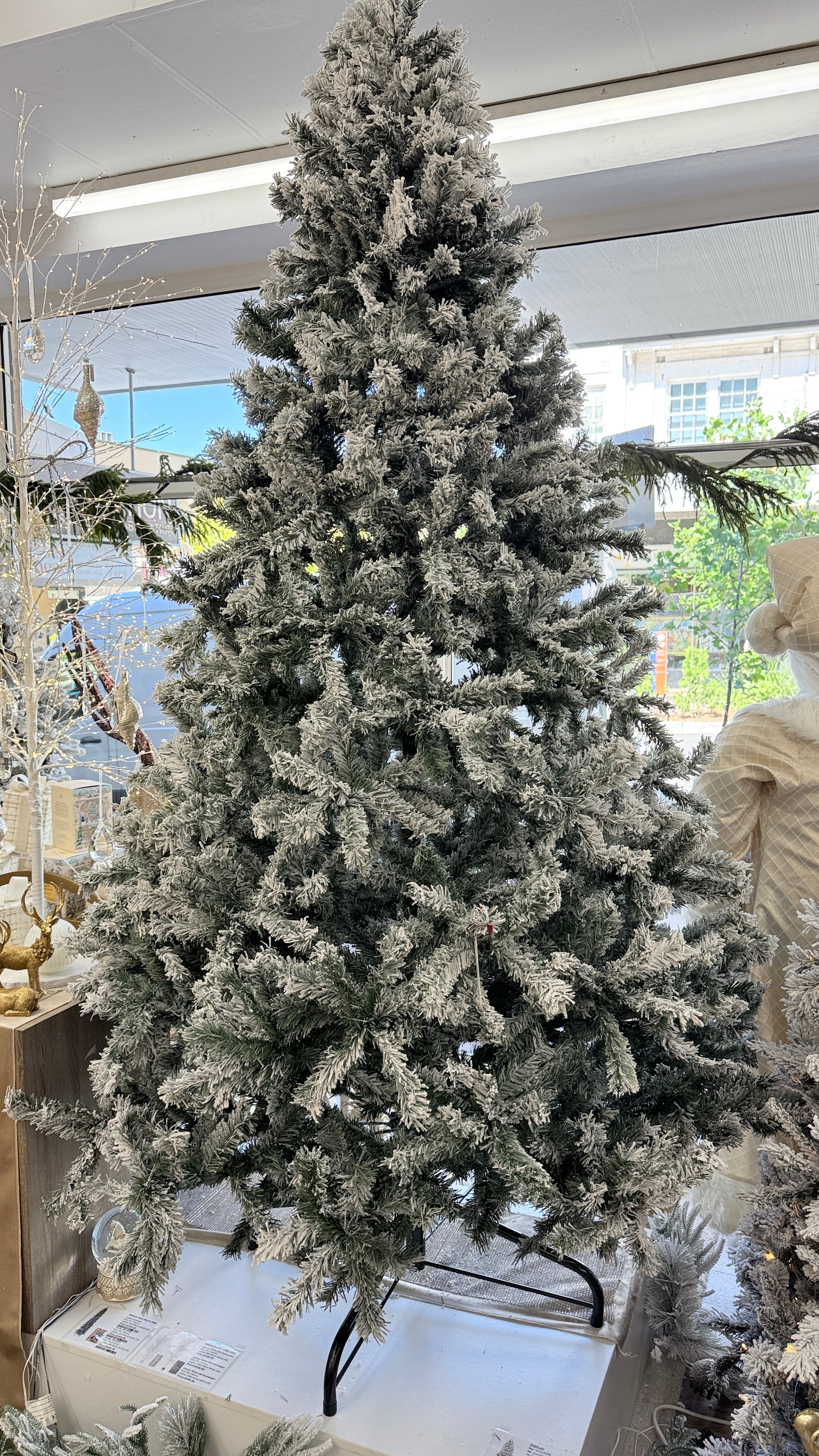 North Star Premium green tree with white flocking 9ft