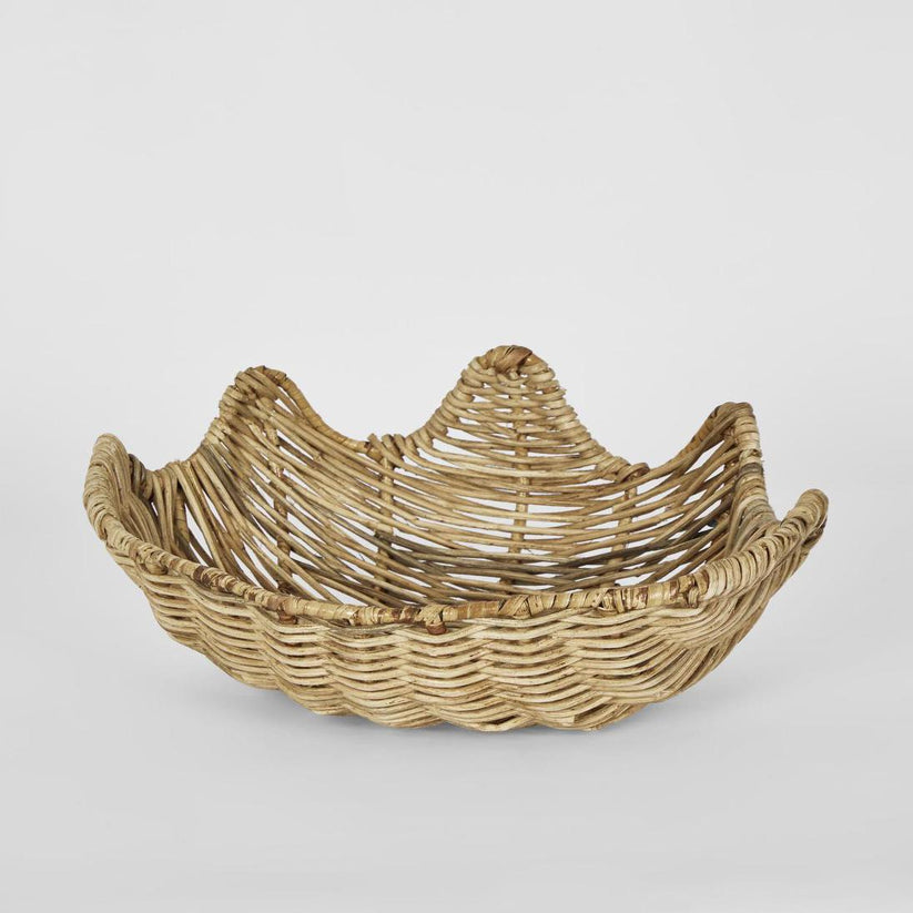 Clam shell shaped rattan basket small natural finish decorative décor piece