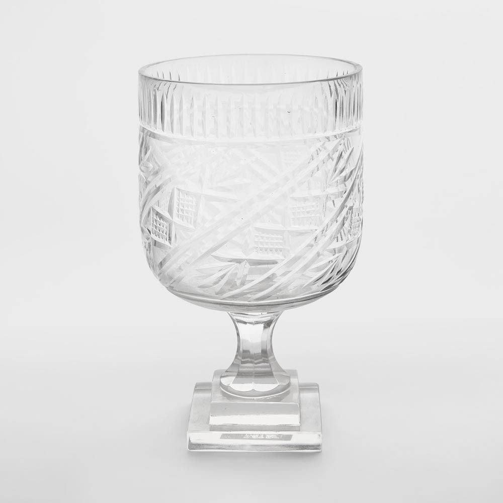Decorative Rejale cut glass urn vase large size for weddings and flower arrangements