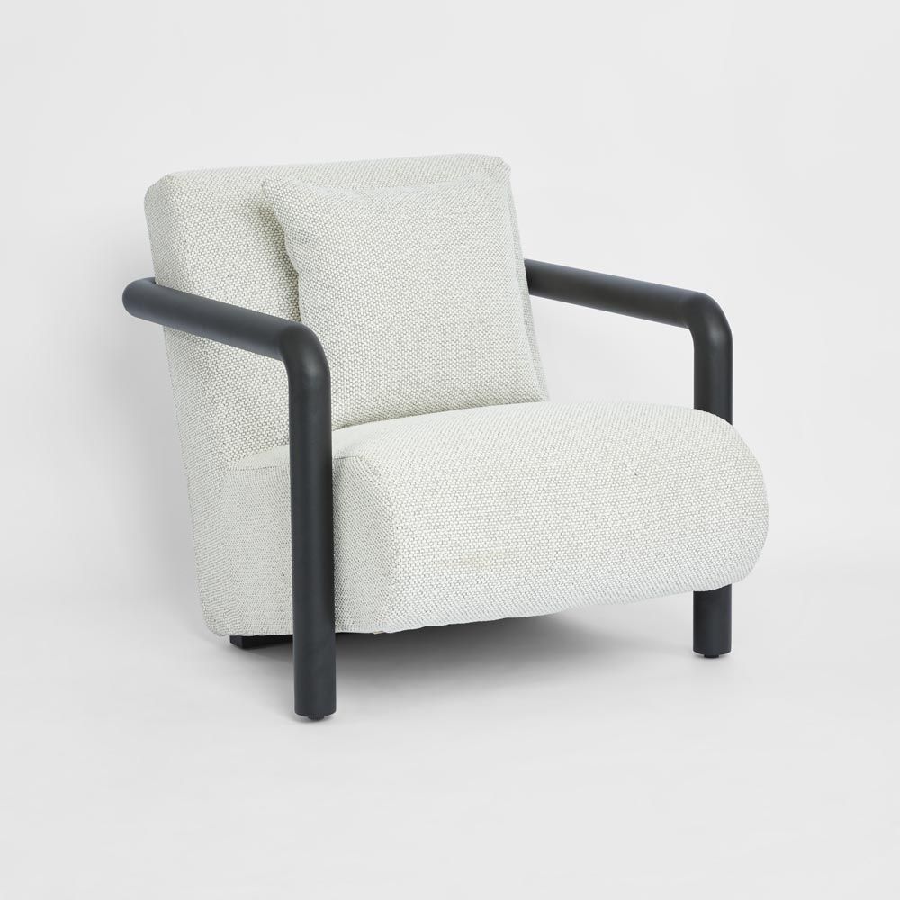 Outdoor aluminium armchair with rustproof frame and polyester upholstery for patio and garden seating